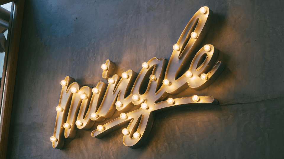 サイン工事で用いられる代表的な素材と加工方法