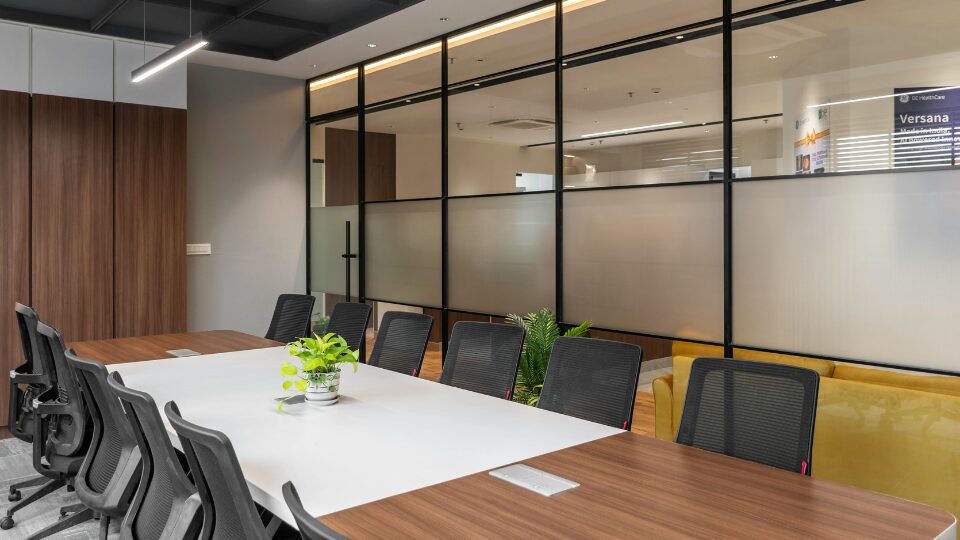 オフィスリノベーションの導入ガイド｜メリットや注意点、進め方を解説