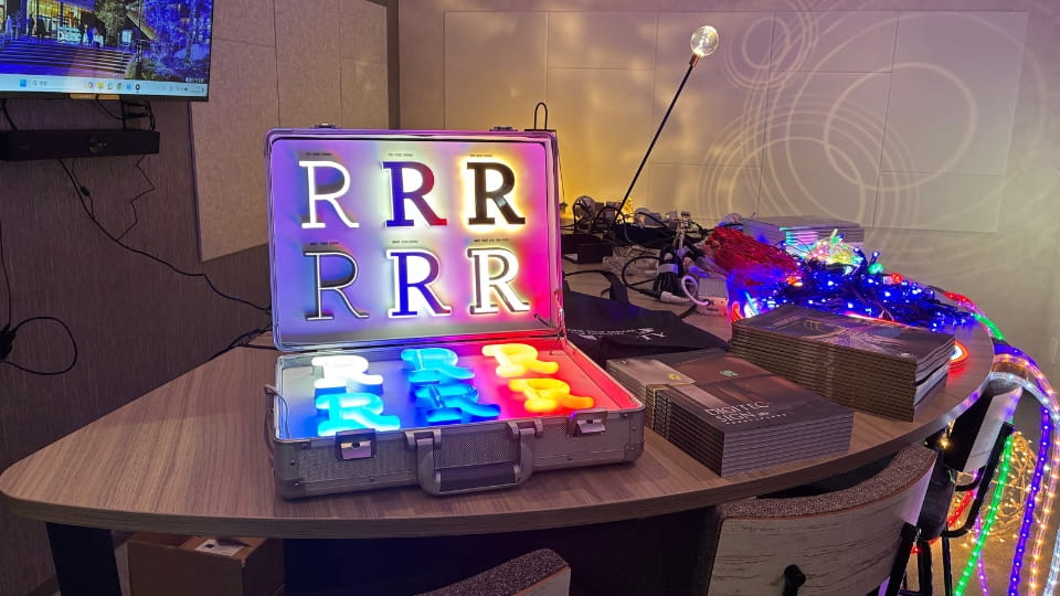 ▲株式会社タカショーデジテック様のLEDサインのサンプル